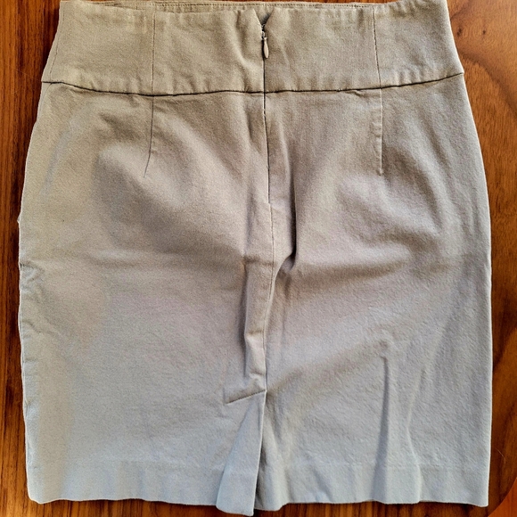 Banana Republic Silver Stretch Skirt WITH POCKETS 6P - Picture 3 of 6